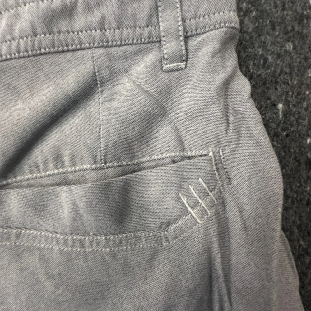 Lululemon Commission Shorts Mens 38 Gray Casual Hiking Golf Tech Fabric